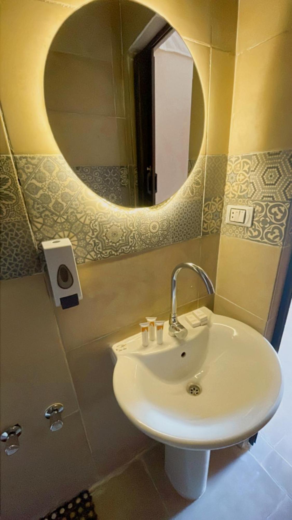 Sami Holiday Inn - Pyramids View Rooftop Al Kawm al Akhdar Exterior photo