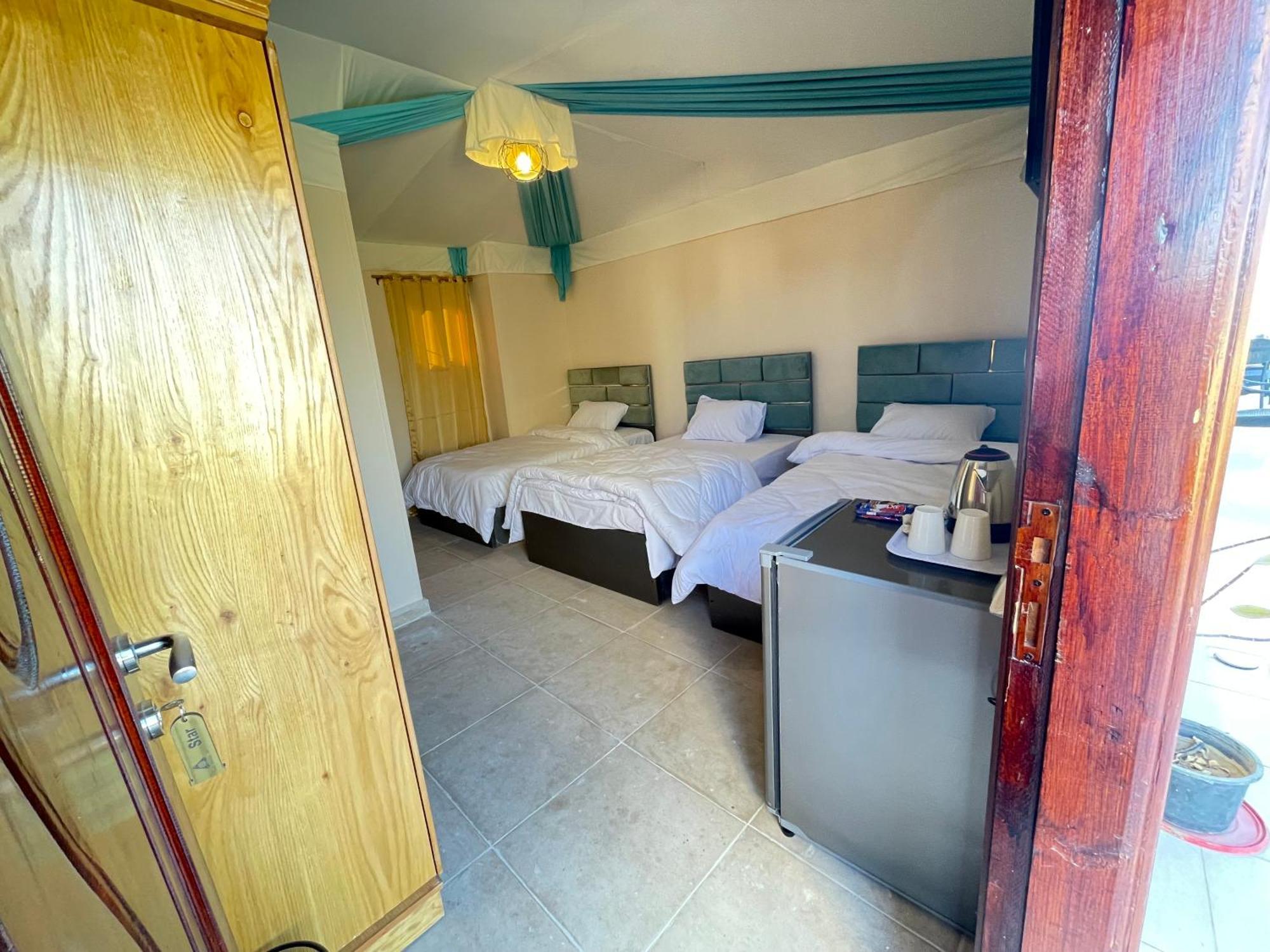 Sami Holiday Inn - Pyramids View Rooftop Al Kawm al Akhdar Exterior photo